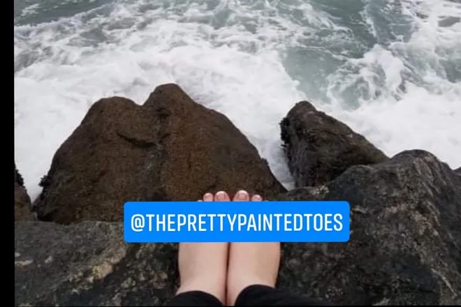 OnlyFans cuenta theprettypaintedtoes header 2