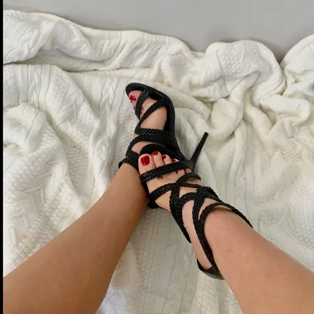 OnlyFans cuenta the_ravenhaired_bookworm header 2