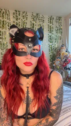 OnlyFans of redqueenmaeve