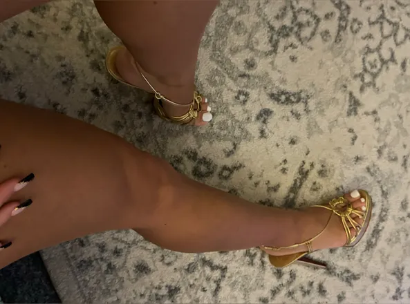OnlyFans cuenta pr3ttywhitetoez header 2