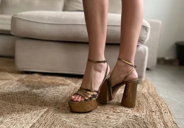 OnlyFans account  goldenfeet256 header 2