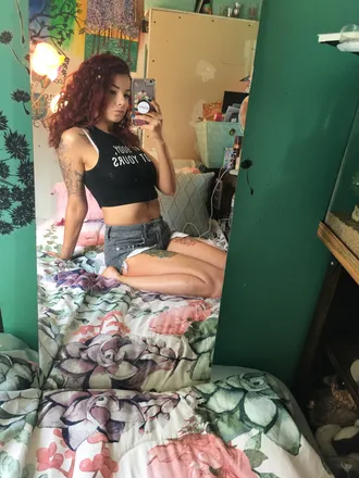 OnlyFans cuenta fergiefergg header 2