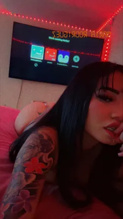 OnlyFans account  bbygirl_r header 2