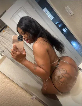 OnlyFans cuenta luhthiccbaddiebae avatar 1
