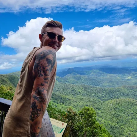 OnlyFans cuenta how2josh header 2
