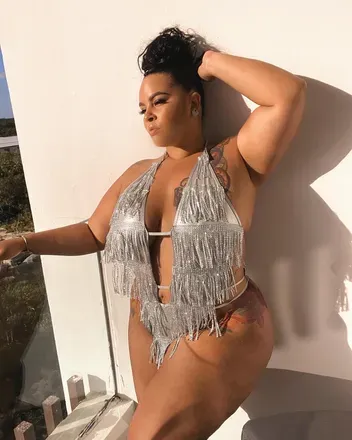 OnlyFans cuenta curvymodeltay avatar 1