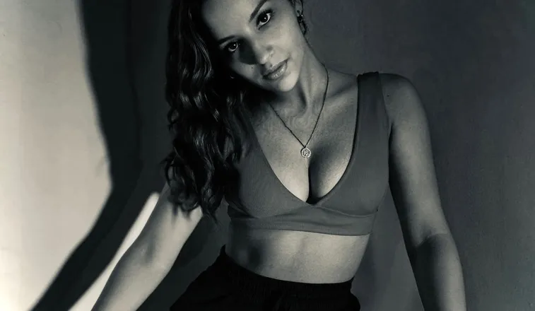 OnlyFans account  lola-v-love header 2