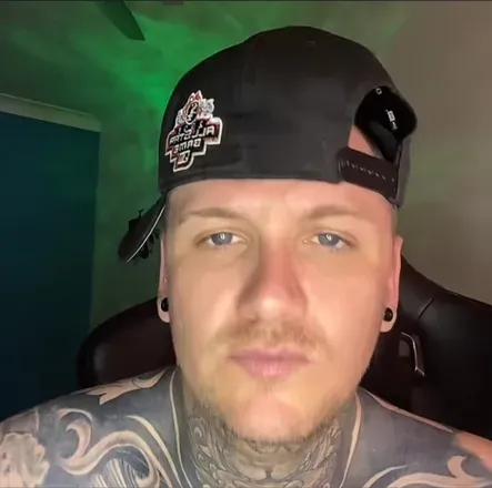 OnlyFans cuenta mikeyd90 avatar 1