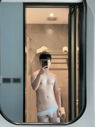OnlyFans account  apyiljmi avatar 1