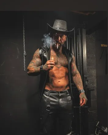 OnlyFans cuenta titan_essex_uk header 2