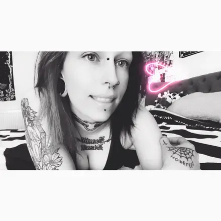 OnlyFans account  living_dead_girl_98 avatar 1