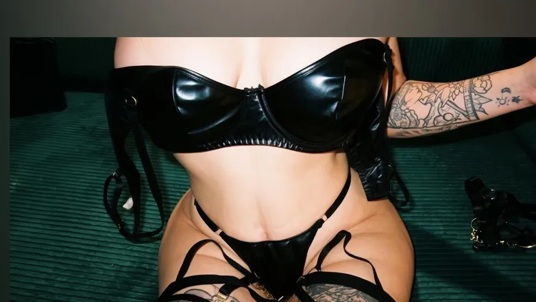 OnlyFans account  miccy01 header 2