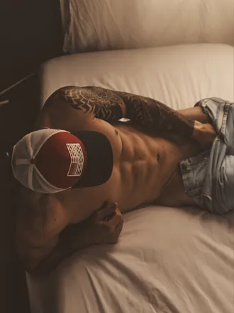 OnlyFans cuenta rileywalkerxxx header 2