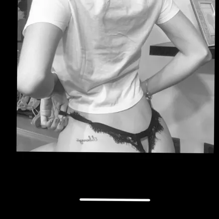 OnlyFans cuenta roseee_whiteee header 2