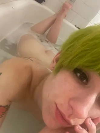 OnlyFans cuenta youngmama97 header 2