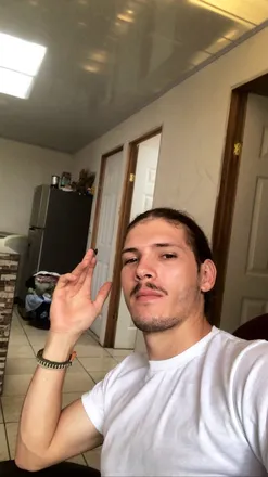 OnlyFans account  macho_22 avatar 1