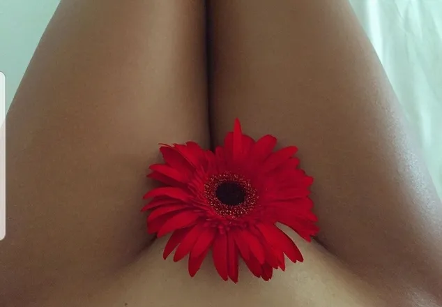 OnlyFans cuenta cherrypussylips header 2