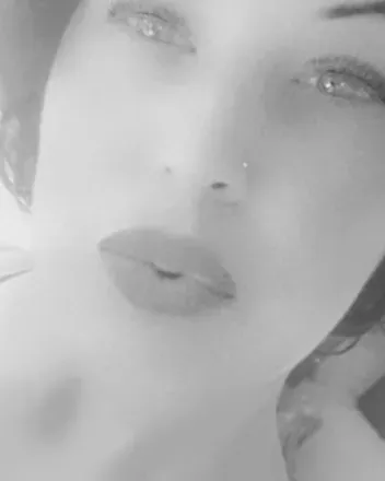 OnlyFans cuenta honeybeezoe header 2