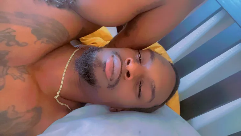 OnlyFans cuenta yourchocolatedesires header 2