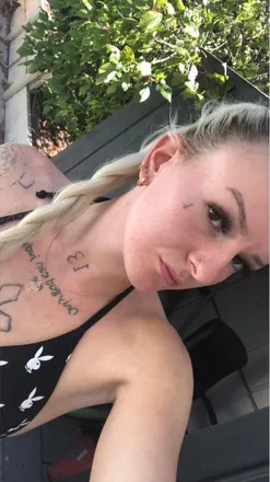 OnlyFans cuenta hotmumxo05 header 2