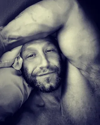 OnlyFans cuenta poppatone528 header 2