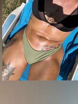 OnlyFans cuenta baddienurseeeee avatar 1