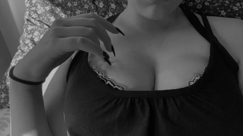 OnlyFans cuenta butterflybluebell header 2