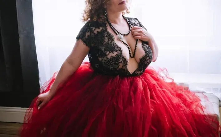 OnlyFans cuenta curliegirl header 2