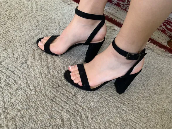 OnlyFans cuenta feetiekweenie header 2