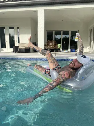 OnlyFans account  daddyfronzfree header 2