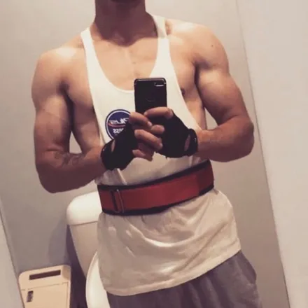 OnlyFans cuenta mystery-dude header 2