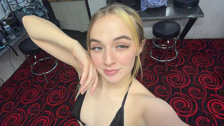 OnlyFans cuenta swtchblxde header 2