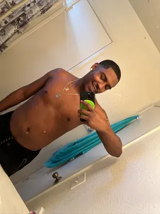 OnlyFans account  zaymakerherwalkdifferent avatar 1