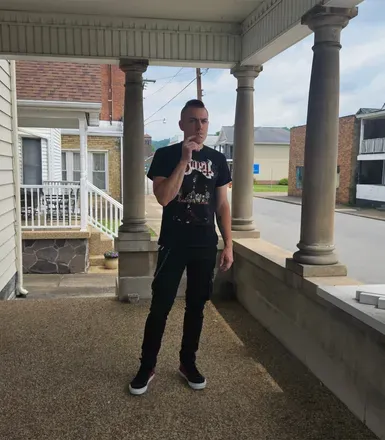 OnlyFans account  yallternativeguy2000 avatar 1