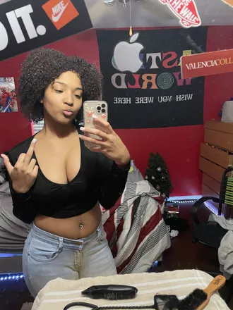 OnlyFans cuenta myniaa header 2