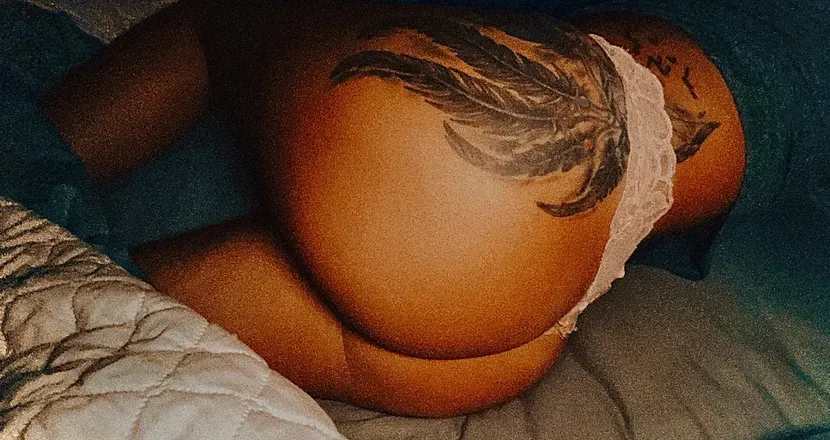 OnlyFans cuenta georgiapeachh23 header 2
