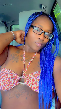 OnlyFans account  itsshennessyy header 2