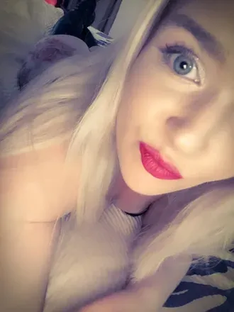 OnlyFans account  la_muneca_rico_22 header 2