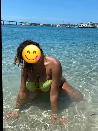OnlyFans cuenta redbnechic header 2