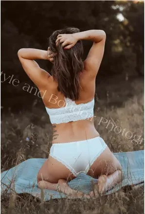 OnlyFans cuenta bustywifeunfiltered avatar 1