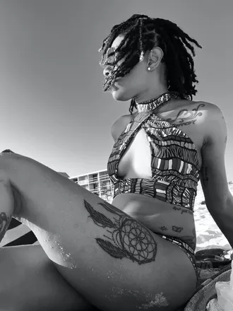 OnlyFans cuenta goldi_honeyb header 2