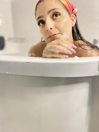 OnlyFans account  anayumm header 2