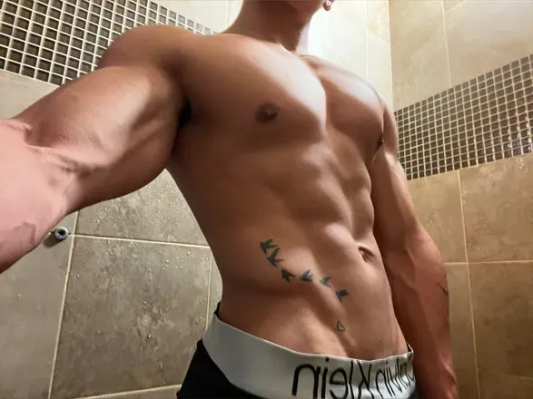 OnlyFans cuenta rico2210 header 2