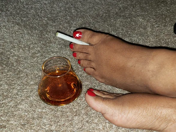 OnlyFans cuenta bedroomtoes header 2