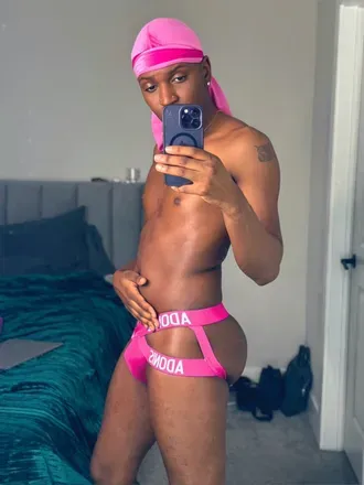 OnlyFans cuenta kreamyintrovert avatar 1