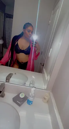 OnlyFans cuenta prettiie_unique header 2