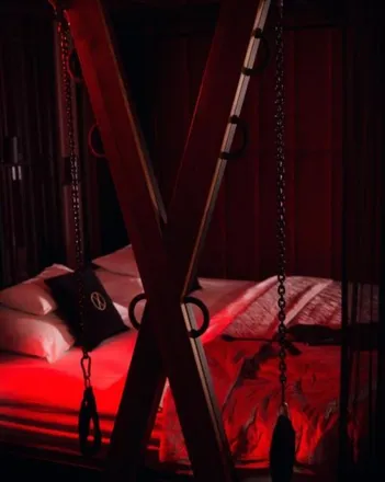 OnlyFans account  nny_mistress header 2