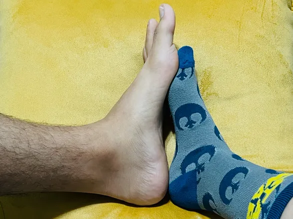 OnlyFans cuenta pla-toe_sock-rates header 2