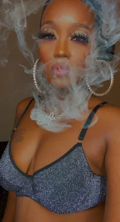 OnlyFans cuenta pinkytheestar header 2