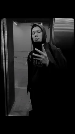 OnlyFans cuenta mclovintj avatar 1